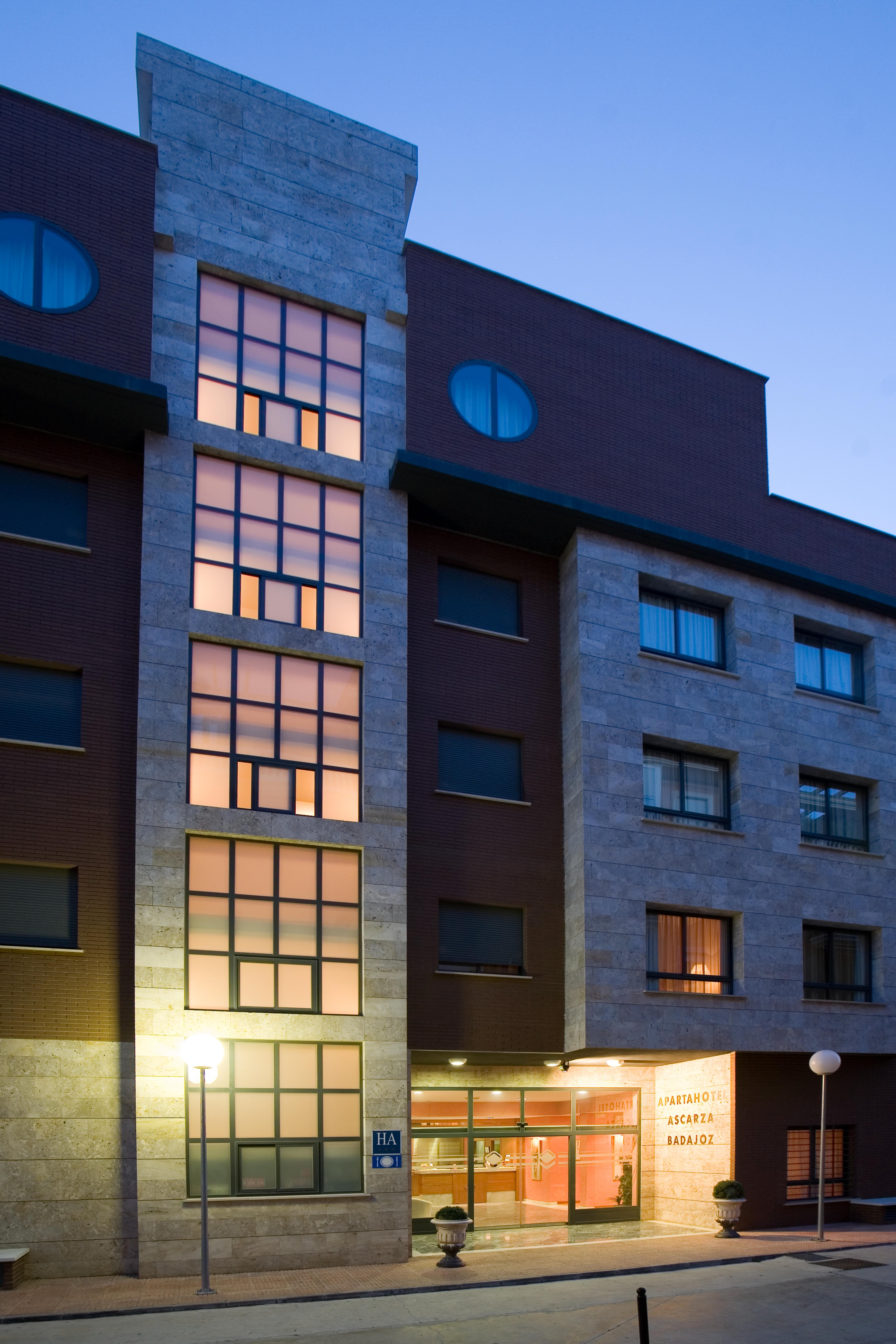 Aparthotel Mm Badajoz Extérieur photo